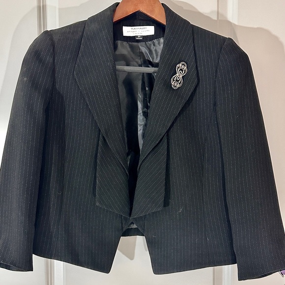 Tahari Petite Size 8 Black Pinstripe Suit – Polished & Professional! - Picture 2 of 5